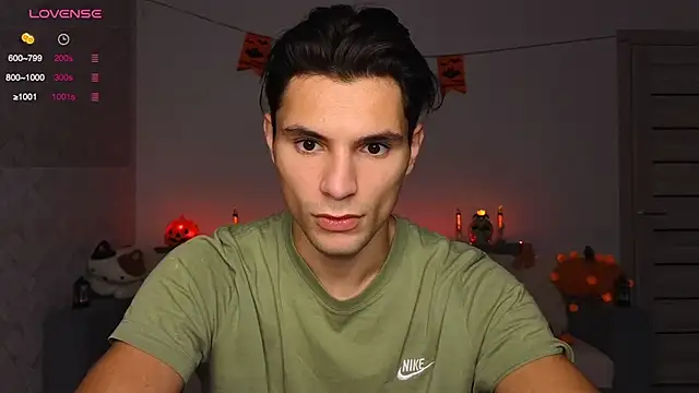 Snapshot of denlover1 chatting on 10/14/25, 06:47 denlover1 online show from 10/14/25, 06:47