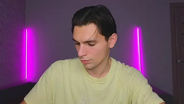 denlover1 online show from 02/18/26, 01:29