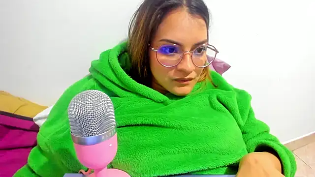 Angie Pirss online show from 02/03/25, 05:51