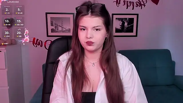 AdeliaKiss online show from 02/17/25, 06:09