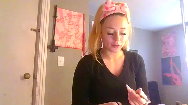lexybabyxo online show from 12/15/25, 12:53