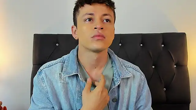 Angel Cuervo online show from 01/12/25, 01:16