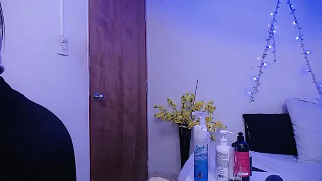 Nicol Love0 online show from 02/04/26, 12:33