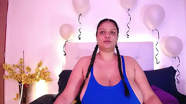 Nicol Love0 online show from 04/18/26, 01:04