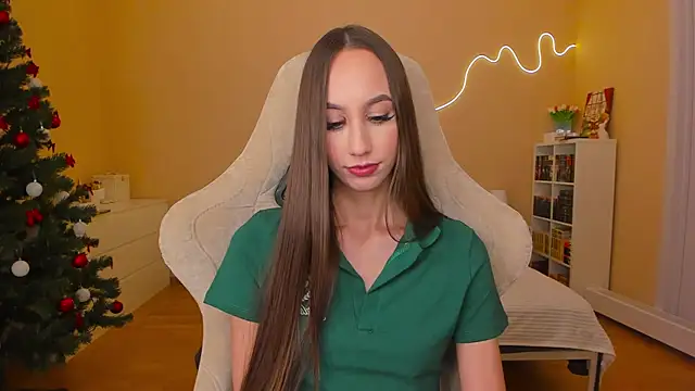 Snapshot of your_emily_ chatting on 01/22/25, 11:21 your emily online show from 01/22/25, 11:21