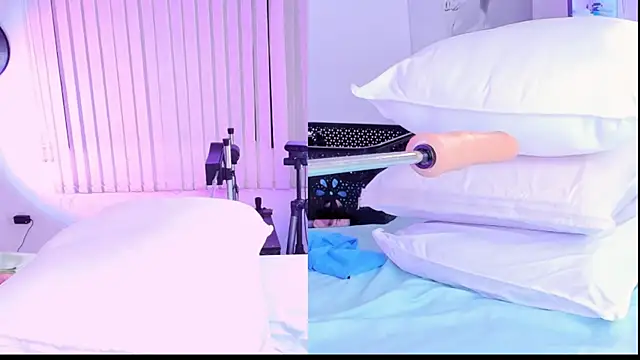 Kinky Mindy  online show from 04/09/26, 07:52