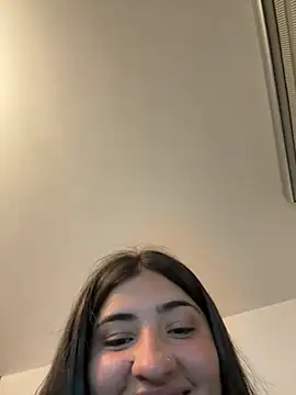 Snapshot of AhriCutte chatting on 02/15/25, 02:15 AhriCutte online show from 02/15/25, 02:15