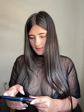 Snapshot of AhriCutte chatting on 02/28/25, 05:37 AhriCutte online show from 02/28/25, 05:37