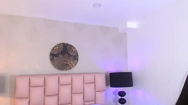 Zoe Vixen online show from 03/04/25, 12:22