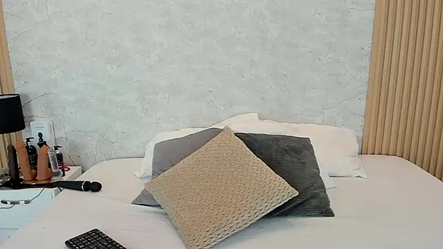 mayragonzpe   online show from 03/12/25, 01:08