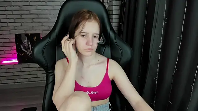 Snapshot of Tonya_Gray chatting on 01/21/25, 01:18 Tonya Gray online show from 01/21/25, 01:18