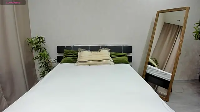 Snapshot of Miss_you_kiss chatting on 01/02/25, 08:28 Miss you kiss online show from 01/02/25, 08:28