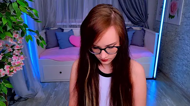 Snapshot of StellaGloww chatting on 11/06/25, 04:30 StellaGloww online show from 11/06/25, 04:30