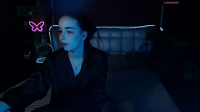 AuroraAksnesss online show from 01/20/25, 02:57