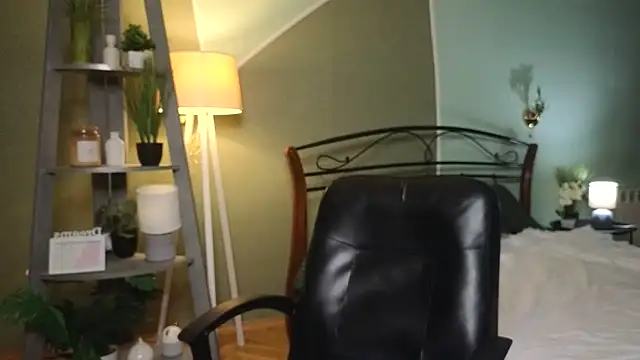 AuroraAksnesss online show from 03/06/25, 04:17