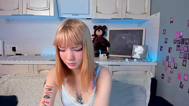 Linablueeyed online show from 02/05/25, 08:11