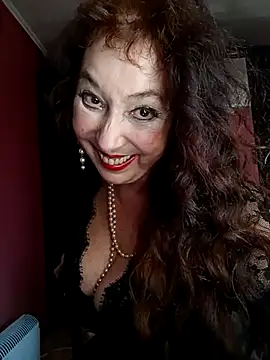 Snapshot of GypsyEsmeralda chatting on 03/21/25, 01:56 GypsyEsmeralda online show from 03/21/25, 01:56