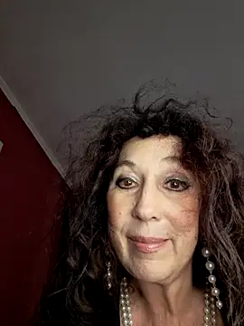 Snapshot of GypsyEsmeralda chatting on 11/03/25, 04:08 GypsyEsmeralda online show from 11/03/25, 04:08