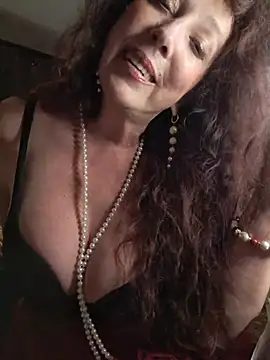 GypsyEsmeralda online show from 05/27/26, 04:48