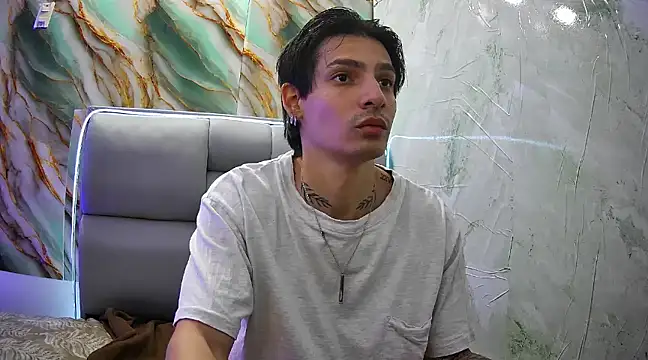 Apolo Hidalgo01 online show from 01/31/25, 04:06