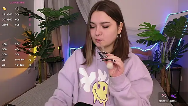 Alice Walters online show from 09/29/25, 02:44