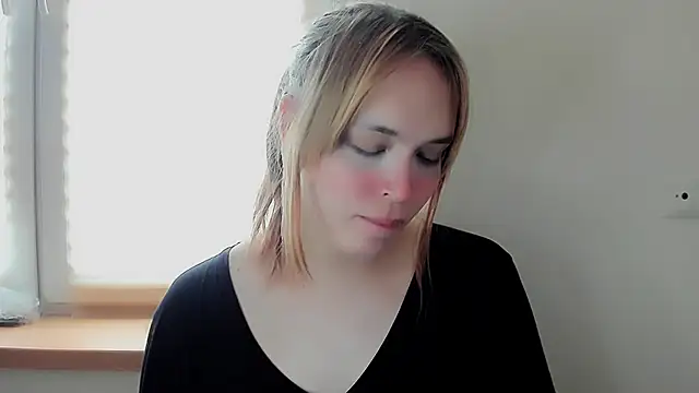 Snapshot of fem_to chatting on 02/24/25, 09:00 fem to online show from 02/24/25, 09:00