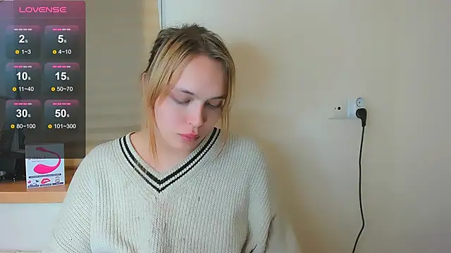 Snapshot of fem_to chatting on 03/10/25, 06:23 fem to online show from 03/10/25, 06:23