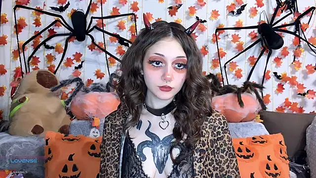 Snapshot of _Devill_Baby chatting on 11/28/25, 06:10 Devill Baby online show from 11/28/25, 06:10