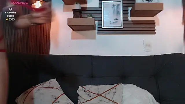 rihannagil online show from 02/04/26, 03:45