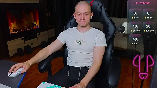 Snapshot of STRONGBEAUTY282 chatting on 01/30/25, 04:48 STRONGBEAUTY282 online show from 01/30/25, 04:48