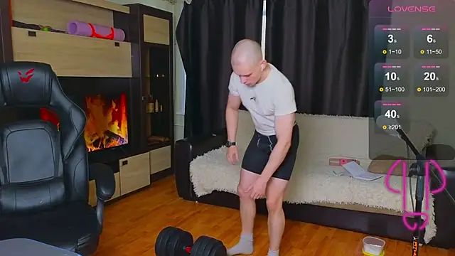 Snapshot of STRONGBEAUTY282 chatting on 01/30/25, 07:50 STRONGBEAUTY282 online show from 01/30/25, 07:50