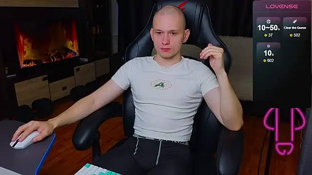 Snapshot of STRONGBEAUTY282 chatting on 01/30/25, 03:08 STRONGBEAUTY282 online show from 01/30/25, 03:08