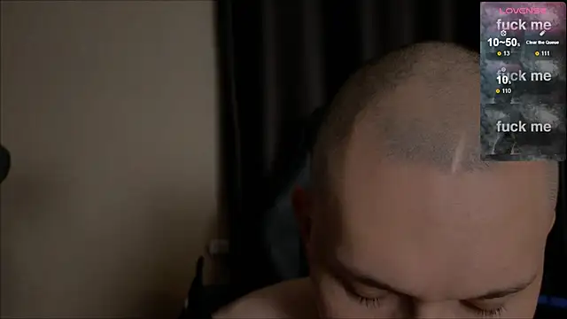 Snapshot of STRONGBEAUTY282 chatting on 10/15/25, 11:49 STRONGBEAUTY282 online show from 10/15/25, 11:49