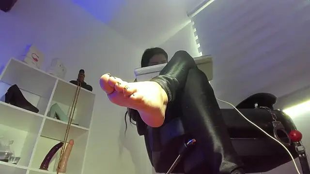 charlotte joliedart online show from 09/23/25, 08:45