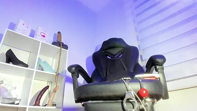 charlotte joliedart online show from 04/07/26, 04:02