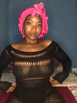 Snapshot of NunuBerry16 chatting on 01/12/25, 07:42 NunuBerry16 online show from 01/12/25, 07:42