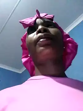 Snapshot of NunuBerry16 chatting on 02/15/25, 07:28 NunuBerry16 online show from 02/15/25, 07:28