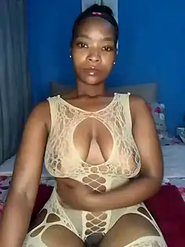 Snapshot of NunuBerry16 chatting on 02/19/25, 07:05 NunuBerry16 online show from 02/19/25, 07:05