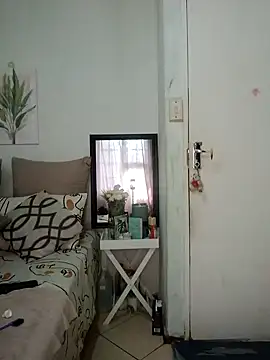 Snapshot of NunuBerry16 chatting on 10/18/25, 12:06 NunuBerry16 online show from 10/18/25, 12:06