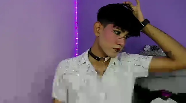 andrew uwu  online show from 03/18/25, 04:48