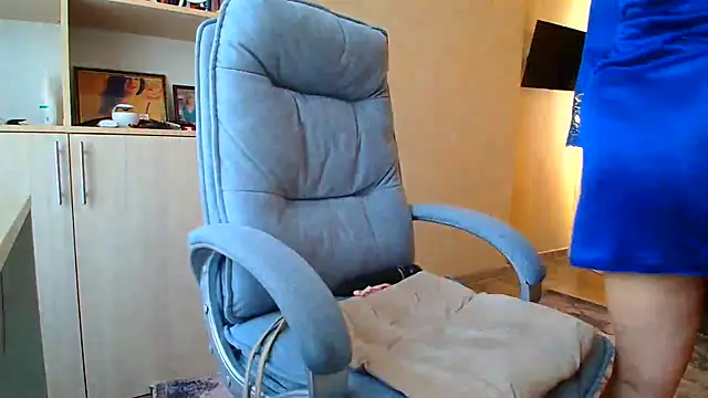 Snapshot of Brionia chatting on 06/21/26, 05:21 Brionia online show from 06/21/26, 05:21