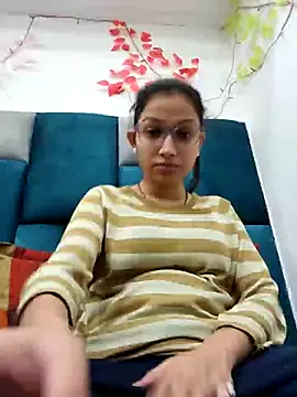 Snapshot of Aleena_Rai chatting on 02/20/25, 06:13 Aleena Rai online show from 02/20/25, 06:13