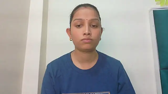 Snapshot of Aleena_Rai chatting on 09/26/25, 06:12 Aleena Rai online show from 09/26/25, 06:12