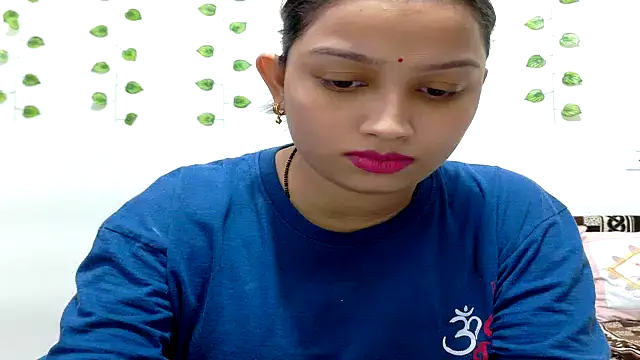 Snapshot of Aleena_Rai chatting on 11/13/25, 07:02 Aleena Rai online show from 11/13/25, 07:02