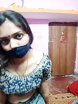 Snapshot of Cute-Simmi chatting on 12/25/24, 10:50 Cute-Simmi online show from 12/25/24, 10:50