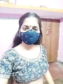 Snapshot of Cute-Simmi chatting on 01/15/25, 10:49 Cute-Simmi online show from 01/15/25, 10:49