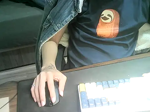 Ryan67533 online show from 11/04/25, 12:04