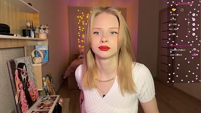 lisa barbie online show from 12/16/25, 03:17