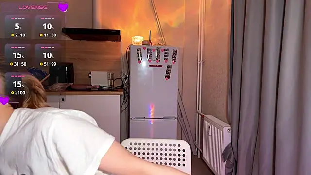 lisa barbie online show from 04/15/26, 05:31