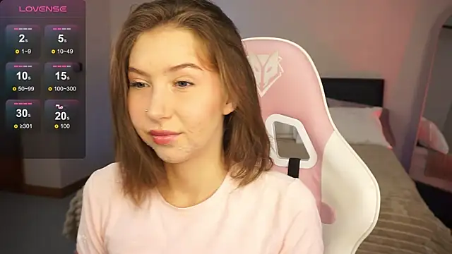 Snapshot of LinaSiren chatting on 12/15/24, 03:24 LinaSiren online show from 12/15/24, 03:24